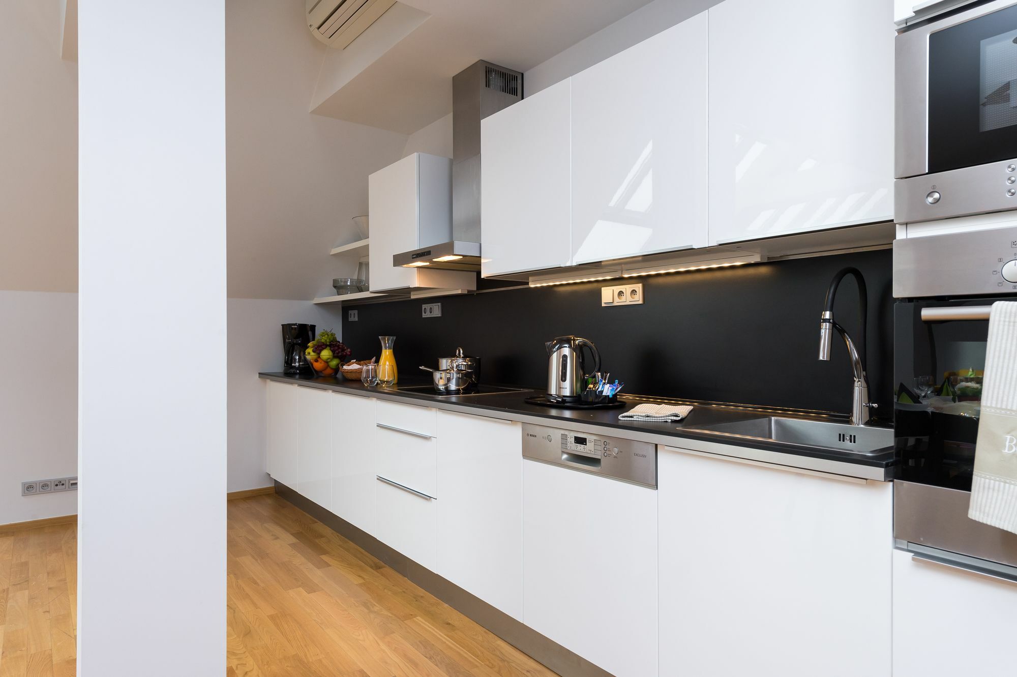 Empirent Rose Apartments Прага Екстериор снимка